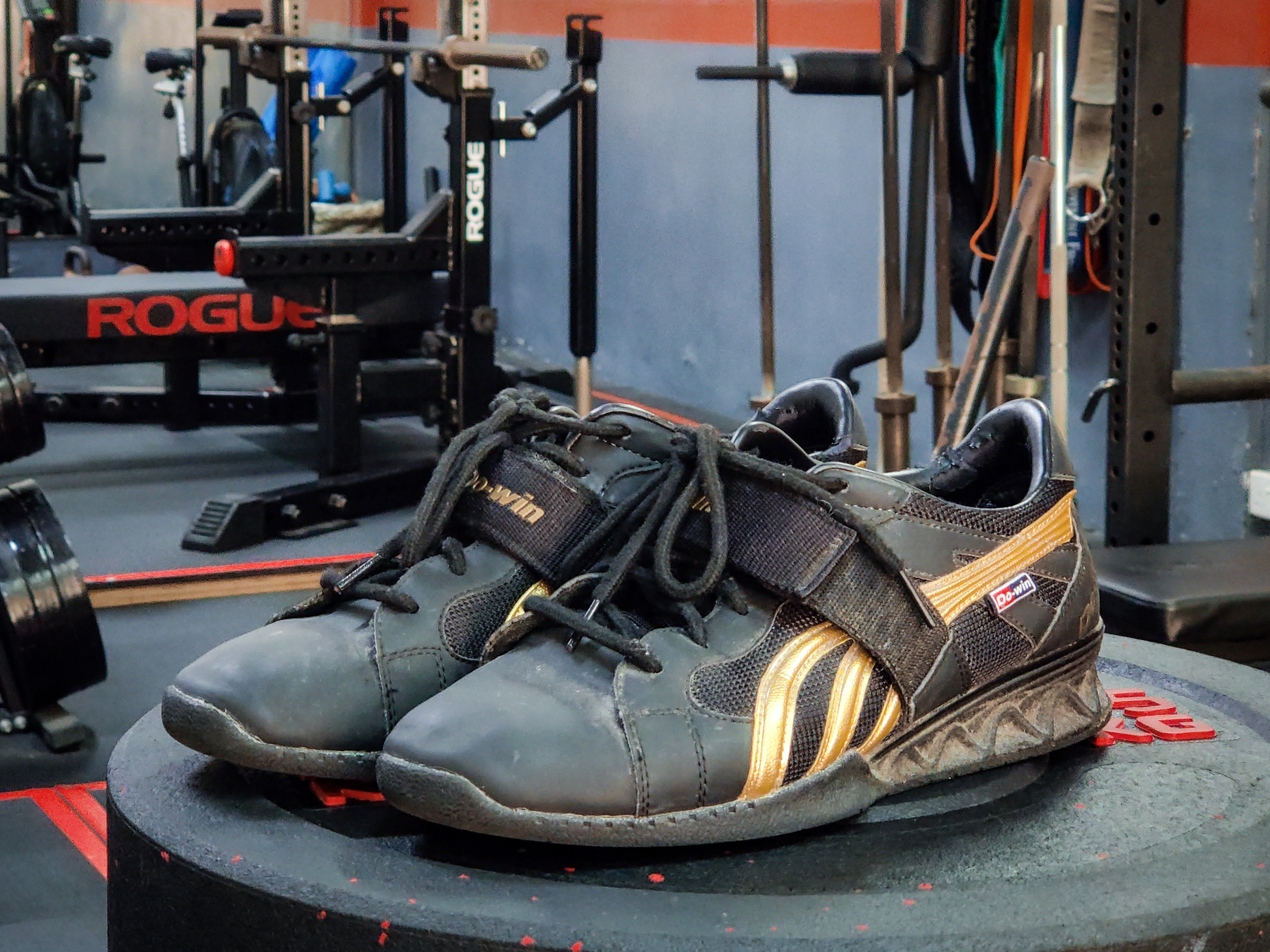 Weightlifting shoes hi-res stock photography and images - Alamy-iangel.vn