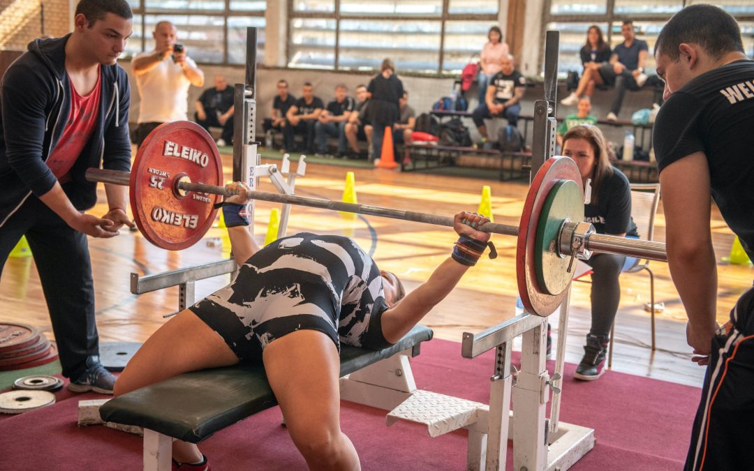 The Difference Between Barbell Strength Training and Powerlifting